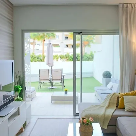 דירה Ocean Garden, Heated Pool, Sunny Terrace,fast Wifi אדחה