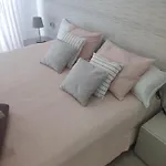 Ocean Garden, Heated Pool, Sunny Terrace,fast Wifi אדחה