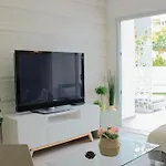 Ocean Garden, Heated Pool, Sunny Terrace,fast Wifi דירה אדחה